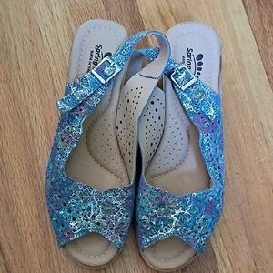 Spring Step Women's Blue and Pink Sandals